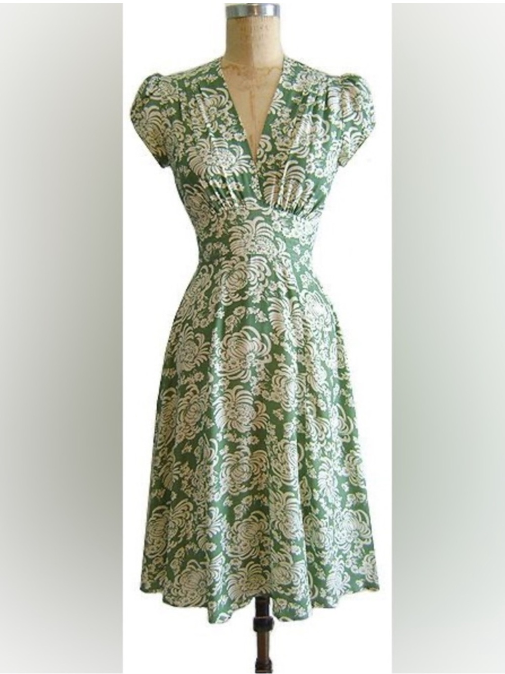 Trashy Diva by Candice Gwinn Ashley Green Floral Mum Print Dress Size 8